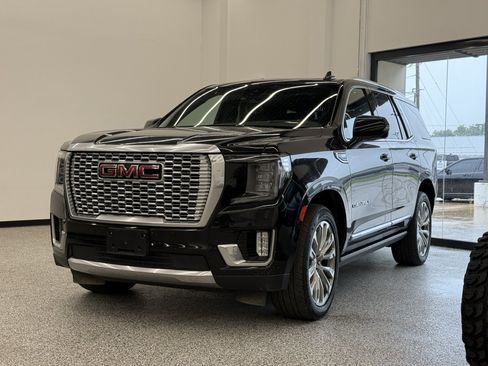 Used 2023 GMC Yukon Denali AWD/4WD image 1