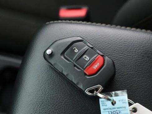 Used 2023 Jeep Wrangler Sahara image 18