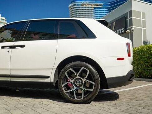 Used 2024 Rolls-Royce Cullinan image 34