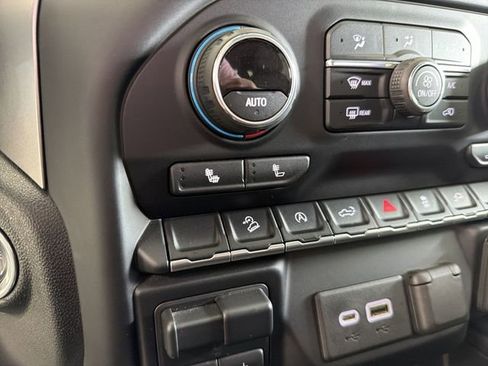 Used 2020 Chevrolet Silverado 1500 LT Trail Boss image 27