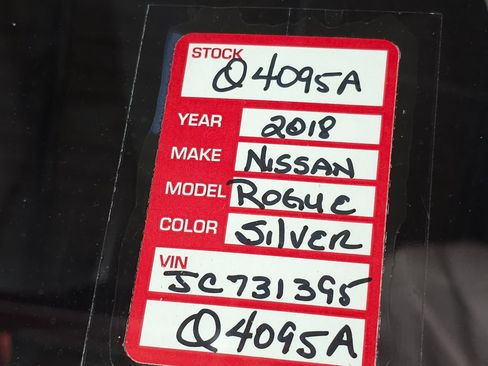 Used 2018 Nissan Rogue S AWD/4WD image 27