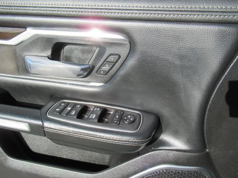 Used 2022 RAM 1500 Laramie RWD image 23