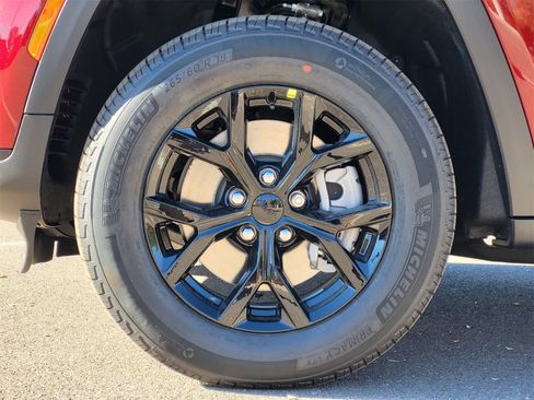 New 2025 Jeep Grand Cherokee L Altitude image 7