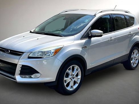 Used 2016 Ford Escape Titanium AWD/4WD image 3