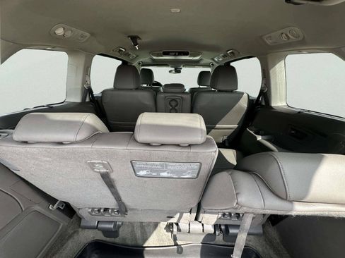 Used 2015 Honda Odyssey Touring Elite image 10