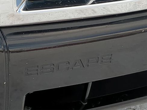 Used 2009 Ford Escape XLT image 13