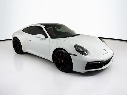 Used 2021 Porsche 911 Carrera RWD image 3