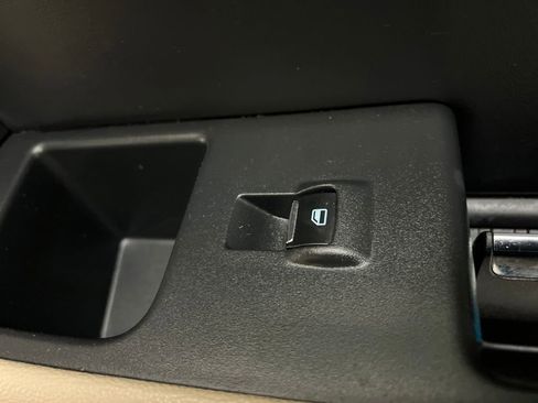 Used 2024 Ford Expedition Max XLT image 22