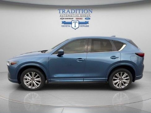 Used 2023 MAZDA CX-5 Signature image 2