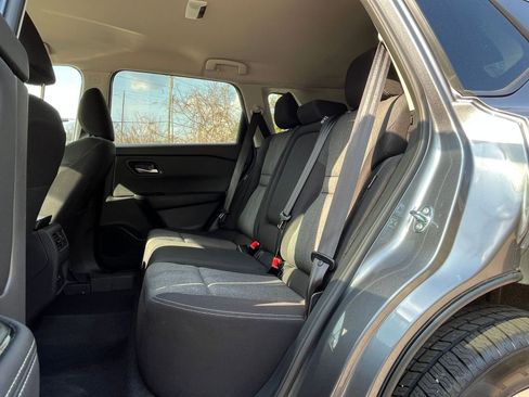 Used 2025 Nissan Rogue SV image 38