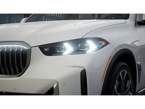 New 2026 BMW X5 xDrive50e w/ Executive Package AWD/4WD image 6