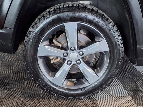 Used 2021 Jeep Grand Cherokee L Limited w/ Luxury Tech Group II image 9