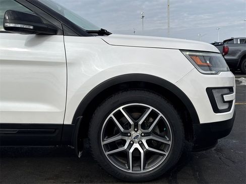 Used 2017 Ford Explorer Sport image 15