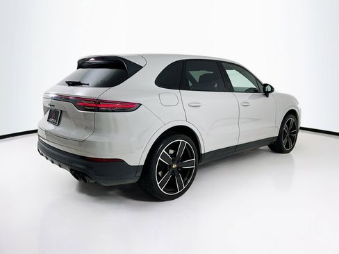 Used 2021 Porsche Cayenne AWD/4WD image 8