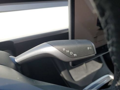 Used 2024 Tesla Model Y Long Range RWD image 18
