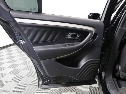 Used 2015 Ford Taurus SEL image 16