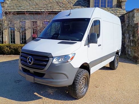 Used 2025 Mercedes-Benz Sprinter 2500 image 3