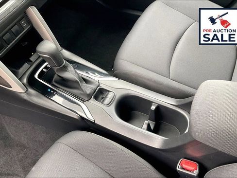 Used 2025 Toyota Corolla Cross LE image 17