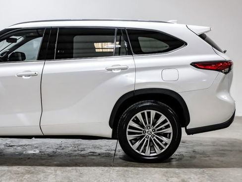 Used 2020 Toyota Highlander Platinum image 20