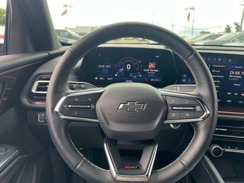 Used 2024 Chevrolet Traverse Z71 AWD/4WD image 25