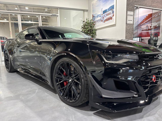 Used 2018 Chevrolet Camaro ZL1 RWD image 21