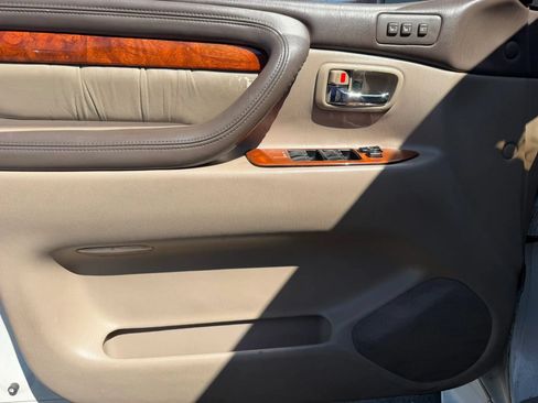 Used 1999 Lexus LX 470 4WD image 9