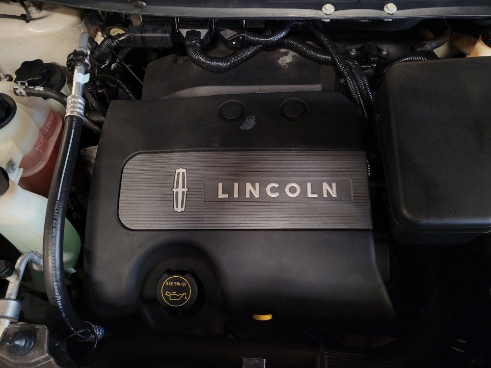 Used 2014 Lincoln MKX FWD w/ Equipment Group 101A image 30