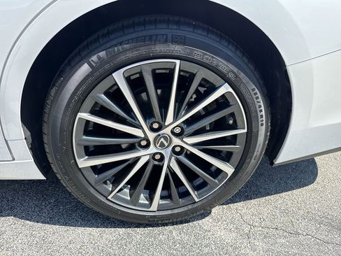 Used 2025 Lexus ES 350 w/ Premium Package image 31