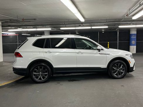 Used 2023 Volkswagen Tiguan SE w/ Panoramic Sunroof Package FWD image 36