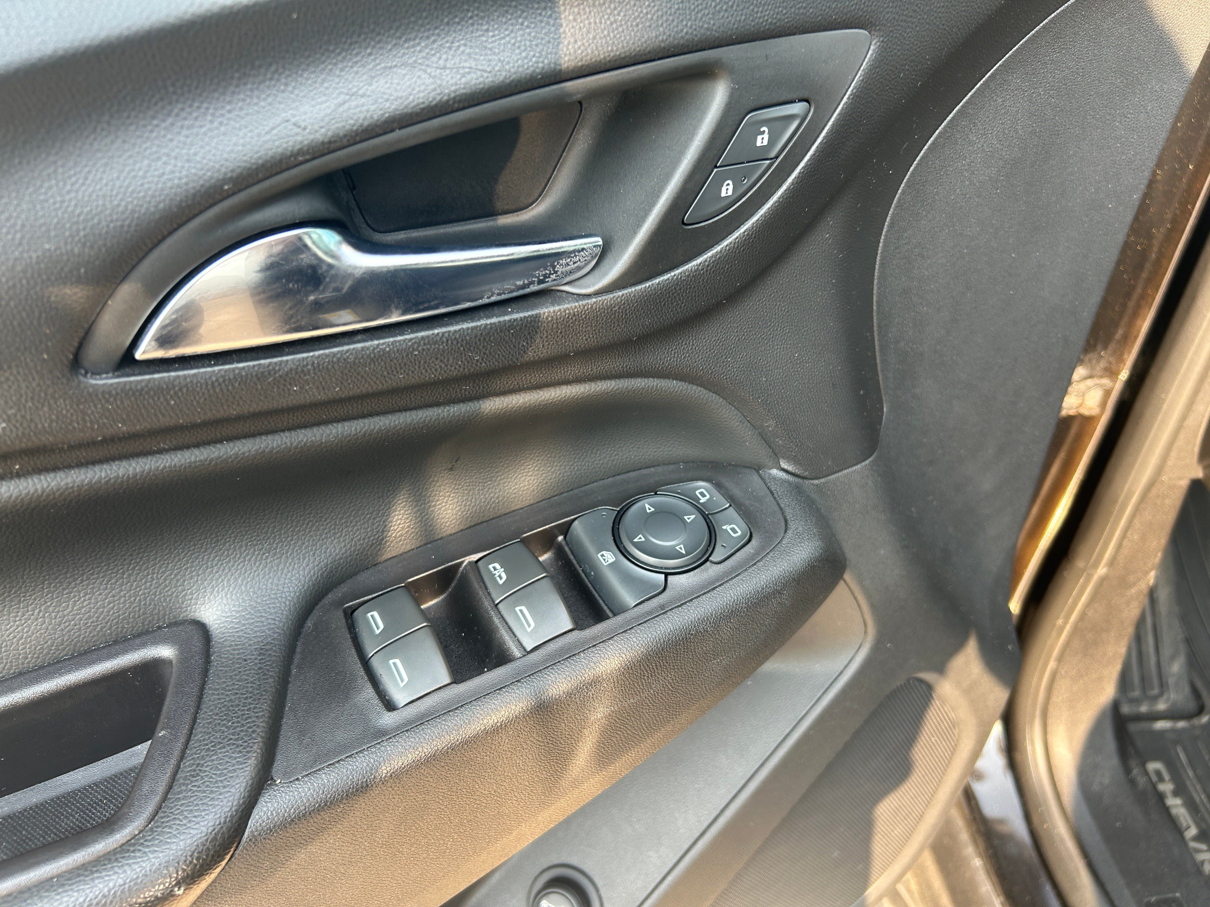 Used 2019 Chevrolet Equinox LT FWD image 13
