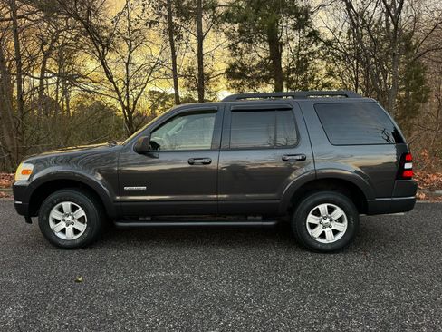 Used 2007 Ford Explorer XLT AWD/4WD image 3