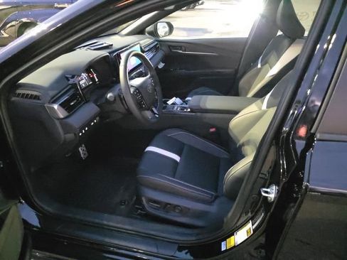 New 2026 Toyota Camry Hybrid FWD image 8