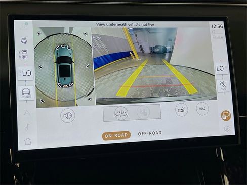 Used 2025 Land Rover Range Rover Sport SE image 14