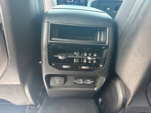 Used 2023 Jeep Grand Cherokee Altitude AWD/4WD image 31