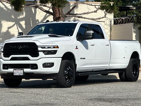 Used 2025 RAM 3500 Laramie w/ Night Edition AWD/4WD image 8