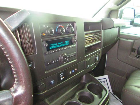 Used 2021 Chevrolet Express 2500 Extended w/ Driver Convenience Package image 9