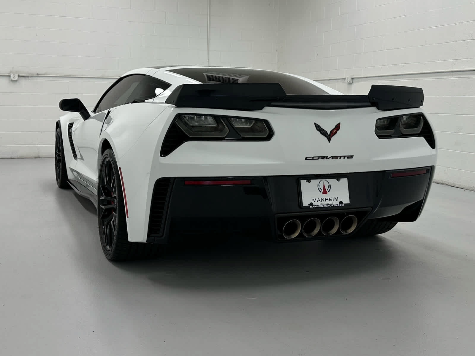 Used 2016 Chevrolet Corvette Z06 w/ 3LZ Preferred Equipment Group RWD image 8