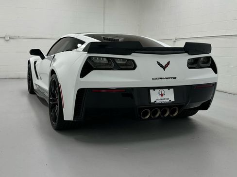 Used 2016 Chevrolet Corvette Z06 w/ 3LZ Preferred Equipment Group RWD image 8