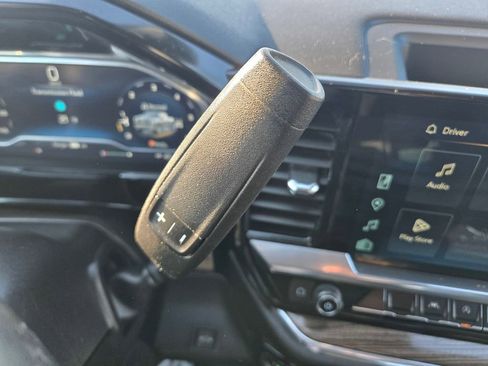 Used 2023 Chevrolet Silverado 1500 LT image 18