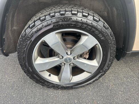 Used 2014 Jeep Grand Cherokee Limited w/ Luxury Group II image 23