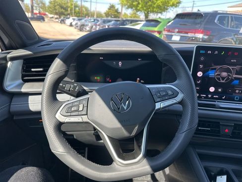 New 2026 Volkswagen Tiguan SE R-Line FWD image 23