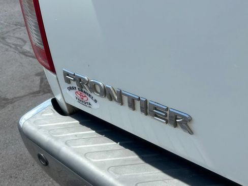 Used 2017 Nissan Frontier SL w/ Moonroof Package AWD/4WD image 33