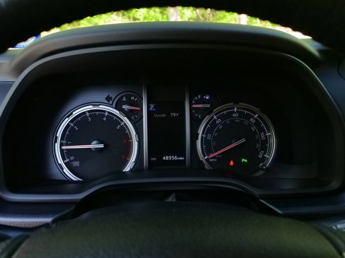 Used 2023 Toyota 4Runner Limited AWD/4WD image 7