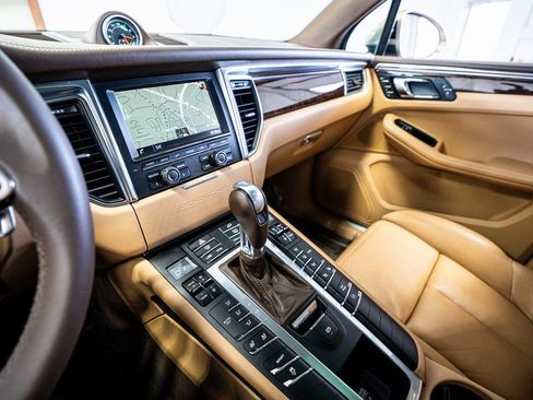 Used 2016 Porsche Macan S image 45