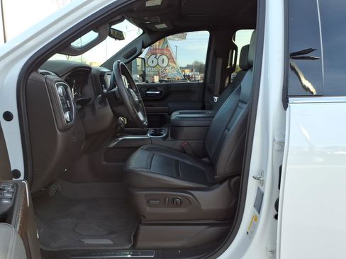 Used 2021 GMC Sierra 3500 Denali w/ Denali Ultimate Package image 12