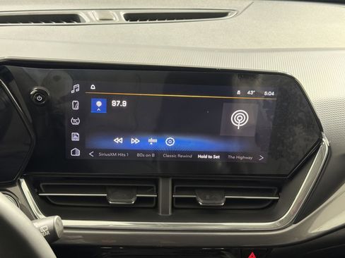 Used 2025 Chevrolet Trax ACTIV w/ Driver Confidence Package image 17