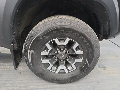 Used 2020 Toyota Tacoma TRD Off-Road image 12