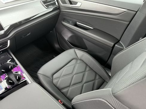 New 2026 Volkswagen Atlas Cross Sport SE image 27