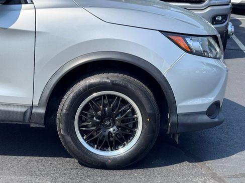 Used 2019 Nissan Rogue Sport S FWD image 38