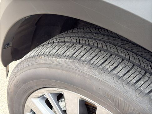 Certified 2025 Nissan Pathfinder SL w/ SL Premium Package image 10